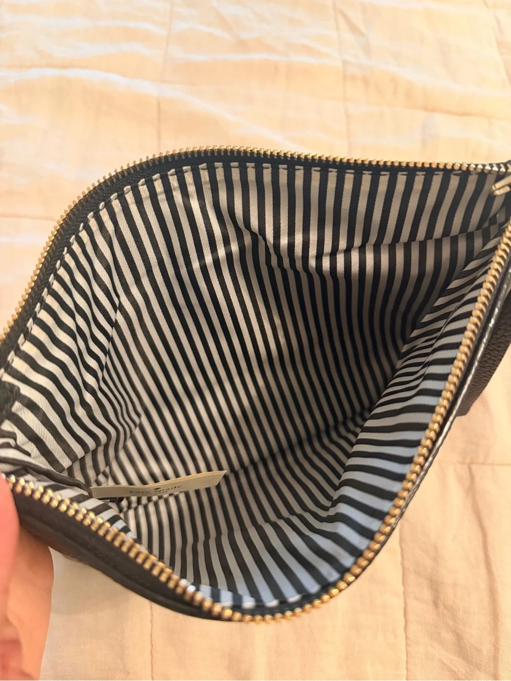 Kate Spade (LARGE!)Jackson Street Finley Black Leather Wristlet Clutch pouch